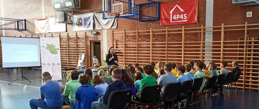 Edukacyjnie: Akcja Sprzątania Świata w Poniecu oraz zakończenie akcji Aktywne Obywatelskie Leszno w Szkole Podstawowej nr 4 w Lesznie